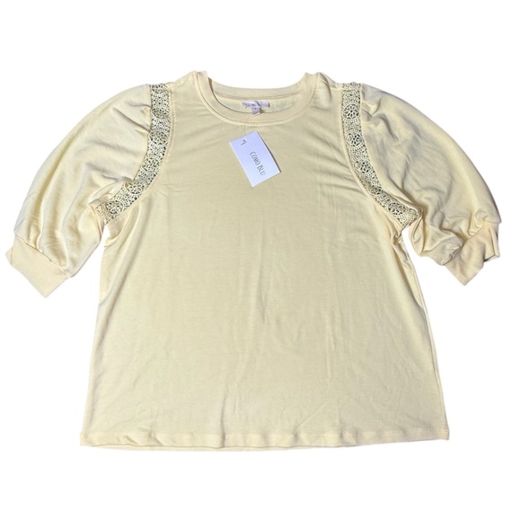 Como Blu Tops - Como Blu Cream Top with Lace Detail – Size L – New with Tags